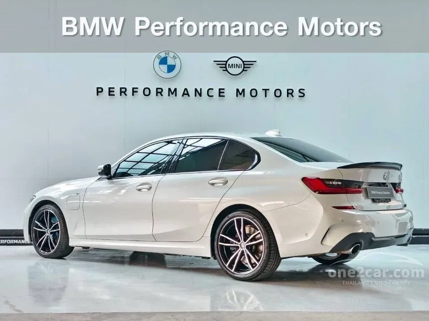 2020 BMW 330e M Sport Sedan