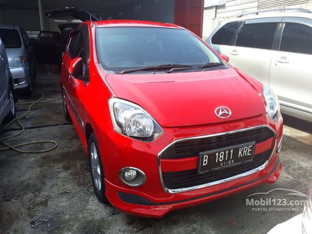 Daihatsu Ayla Mobil bekas dijual di Jawa-barat (Indonesia 