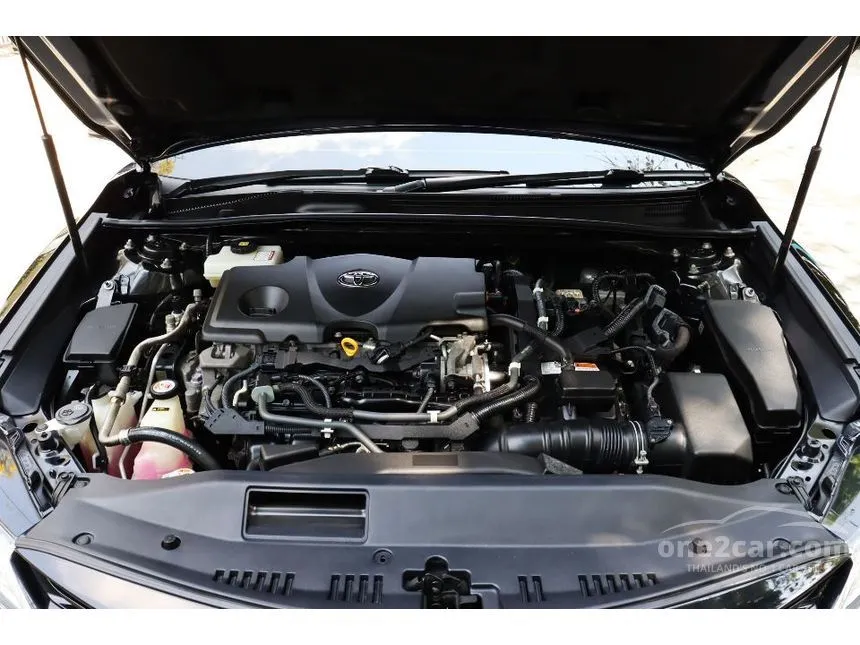 2019 Toyota CAMRY Hybrid Premium Sedan