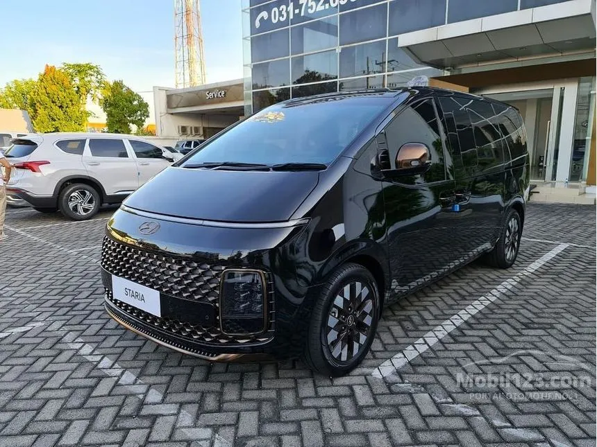 Jual Mobil Hyundai Staria 2024 Signature 7 2.2 di Banten Automatic Wagon Lainnya Rp 966.000.000