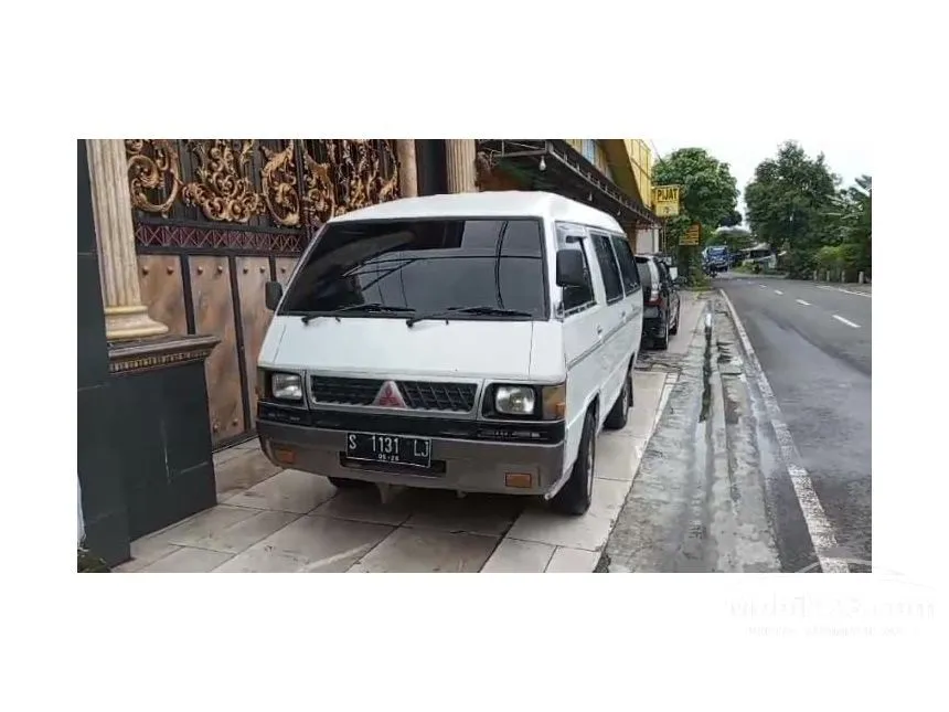 Jual Mobil Mitsubishi Colt L300 1992 Standard 1.6 di Jawa Timur Manual Van Putih Rp 28.000.000