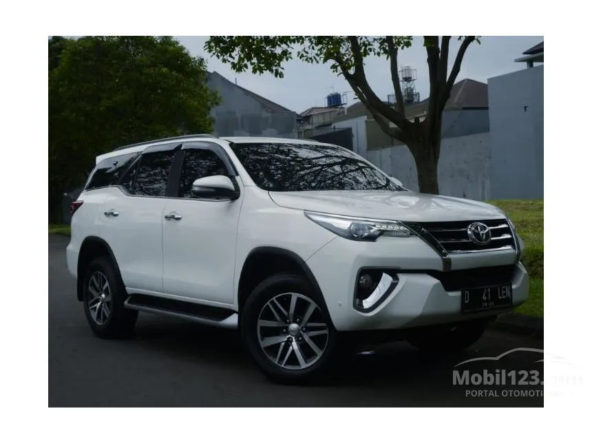 Jual Mobil Toyota Fortuner 2016 VRZ 2.4 di Jawa Barat Automatic SUV Putih Rp 375.000.000