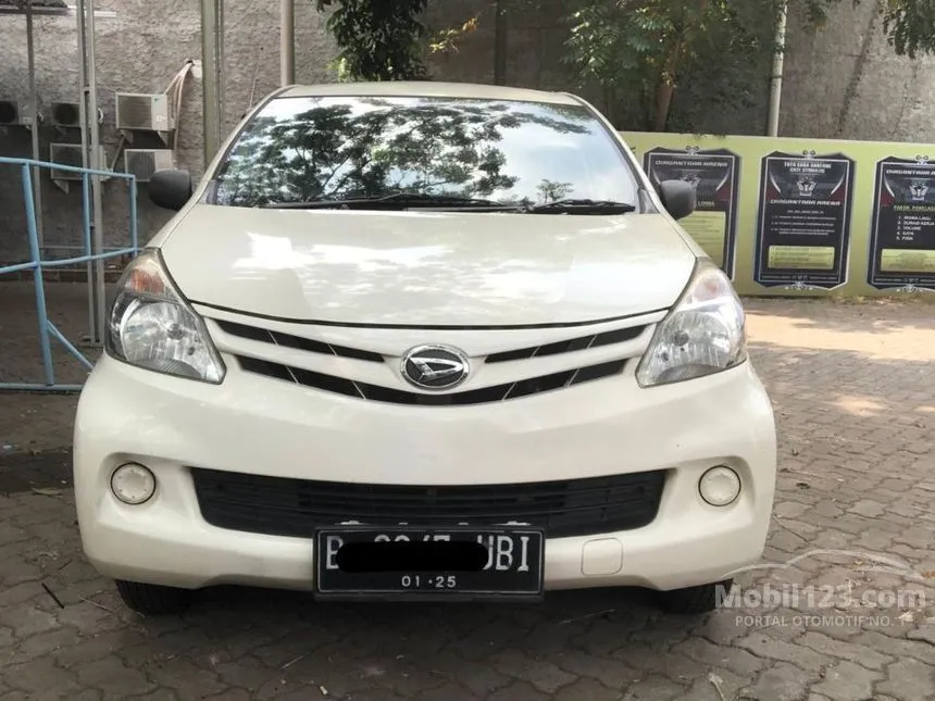 Jual Mobil Daihatsu Xenia 2014 D PLUS 1.0 di DKI Jakarta Manual MPV Putih Rp 75.500.000