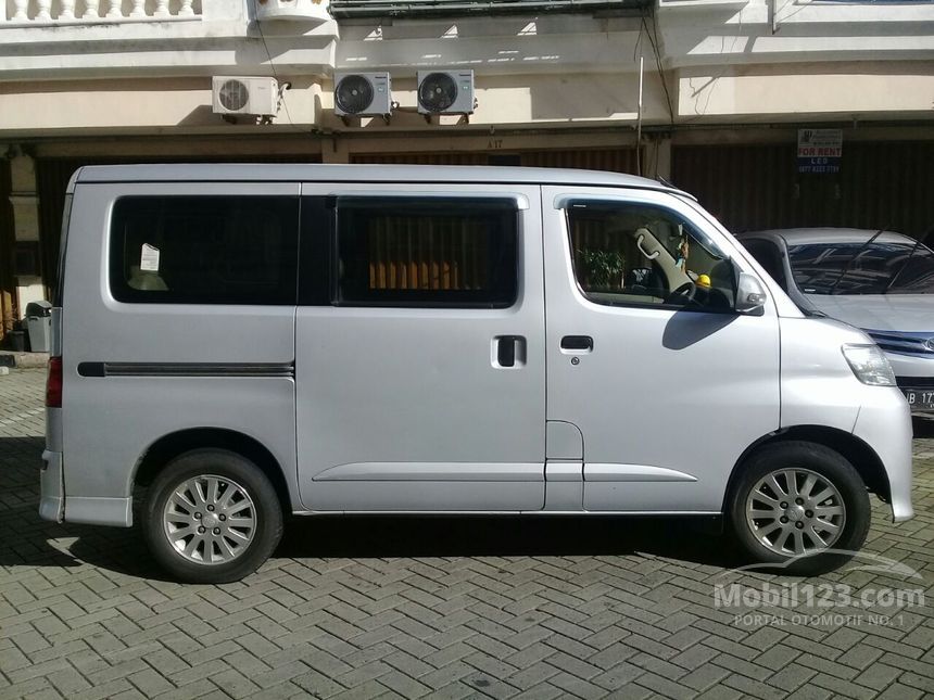 2012 Daihatsu Luxio M Wagon