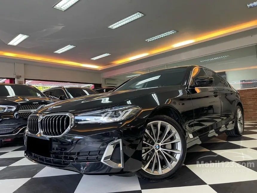 Jual Mobil BMW 530i 2021 Opulence 2.0 di DKI Jakarta Automatic Sedan Hitam Rp 745.000.000