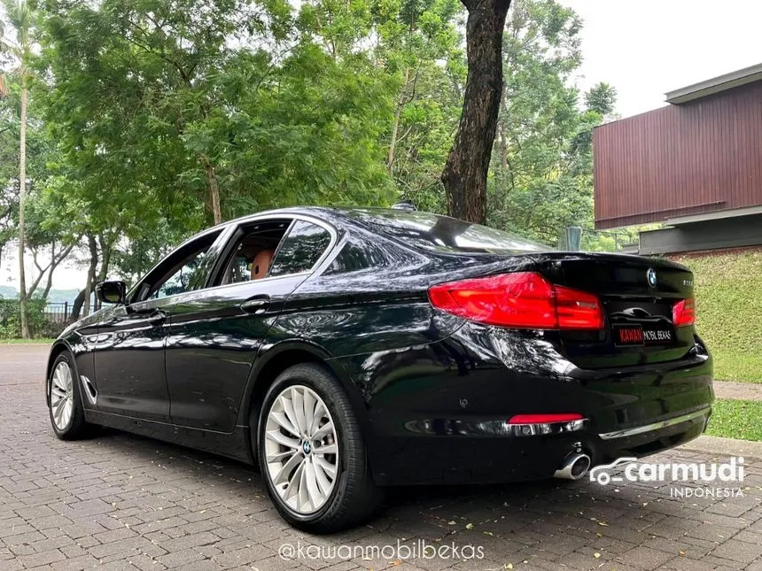 2018 BMW 530i Luxury Sedan