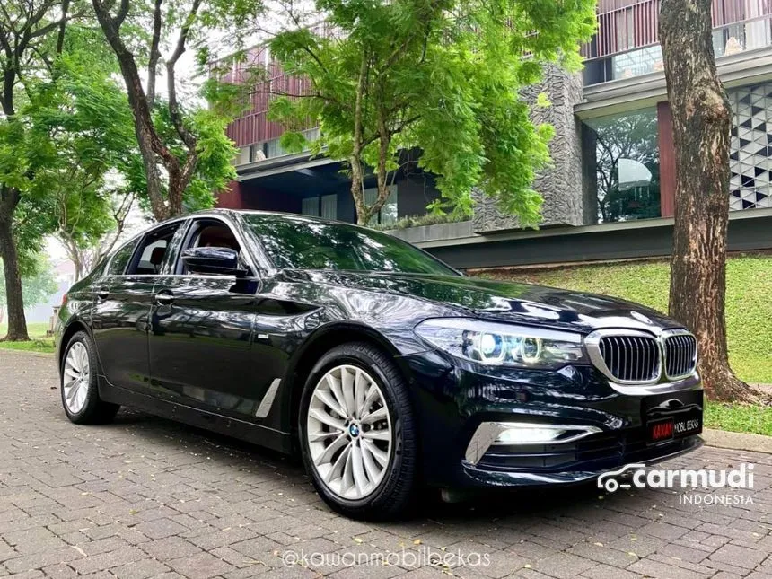 2018 BMW 530i Luxury Sedan