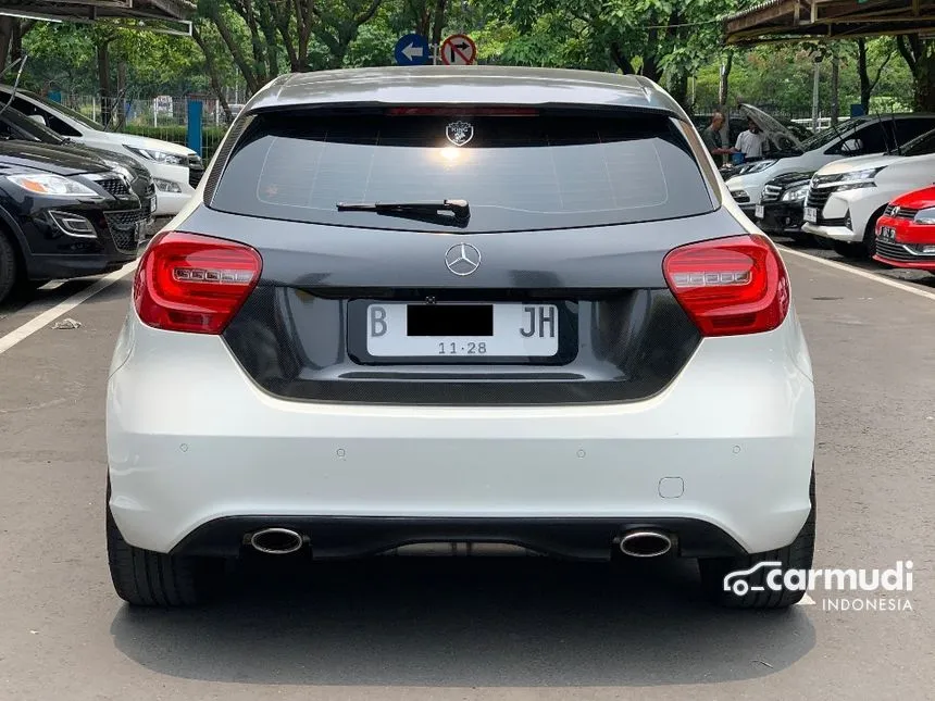 2013 Mercedes-Benz A200 Urban Hatchback