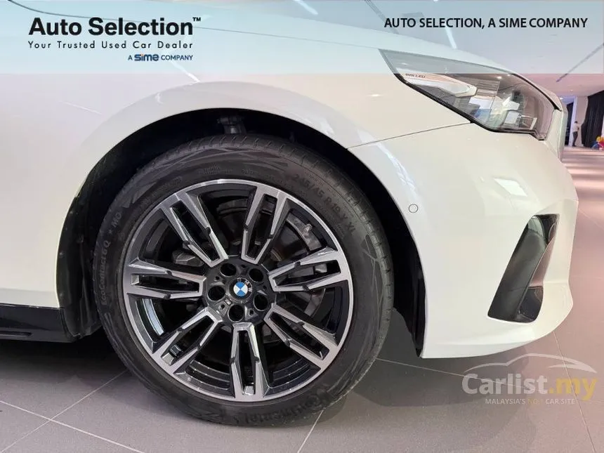 2025 BMW 520i Sedan
