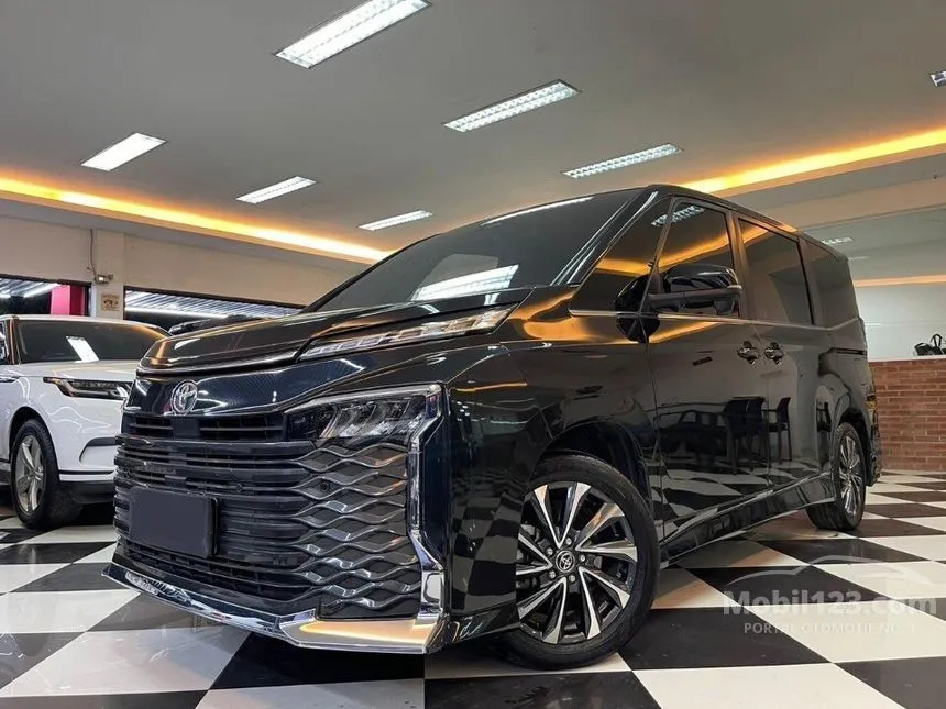 Jual Mobil Toyota Voxy 2023 2.0 di DKI Jakarta Automatic Van Wagon Hitam Rp 560.000.000
