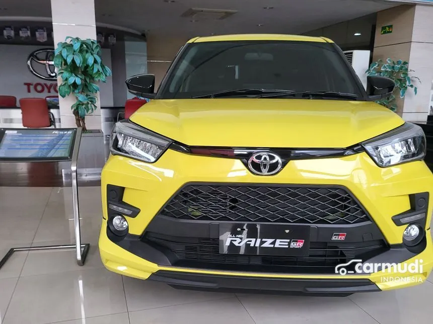 Jual Mobil Toyota Raize 2025 GR Sport TSS (1 Tone) 1.0 di Jawa Barat Automatic SUV Kuning Rp 189.500.000
