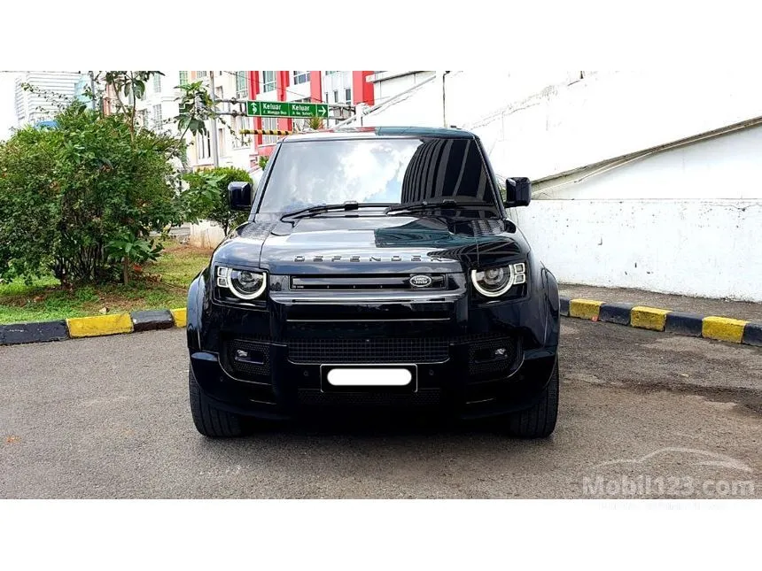Jual Mobil Land Rover Defender 2022 90 X P400 3.0 di DKI Jakarta Automatic SUV Hitam Rp 2.425.000.000