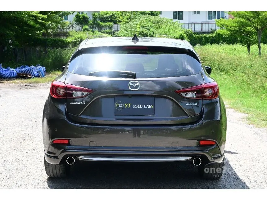 2017 Mazda 3 S Sports Hatchback