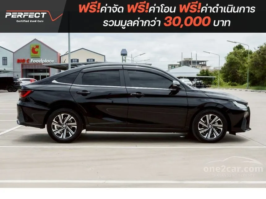 2024 Toyota Yaris Ativ Premium Luxury Sedan