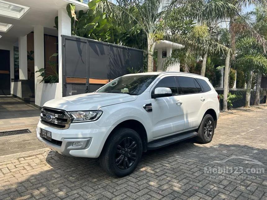 Jual Mobil Ford Everest 2015 Trend 2.2 di DKI Jakarta Automatic SUV Putih Rp 370.000.000