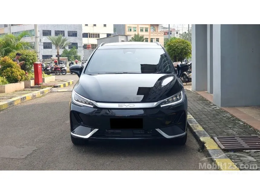 2025 BYD M6 Superior Captain 6 Seater MPV