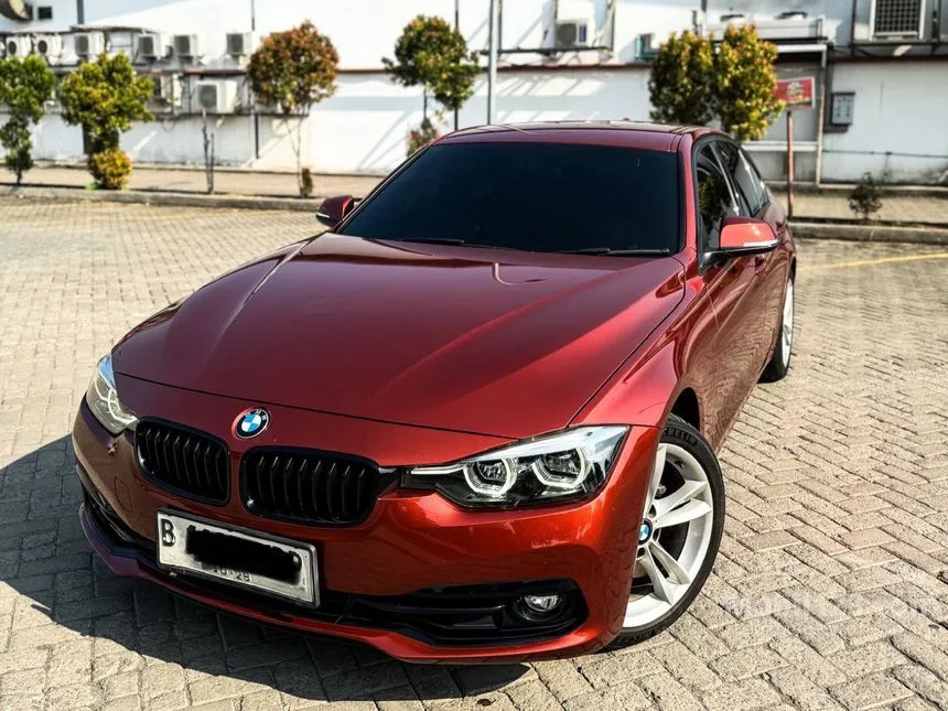 Jual Mobil BMW 320i 2019 Sport Shadow Edition 2.0 di DKI Jakarta Automatic Sedan Orange Rp 450.000.000