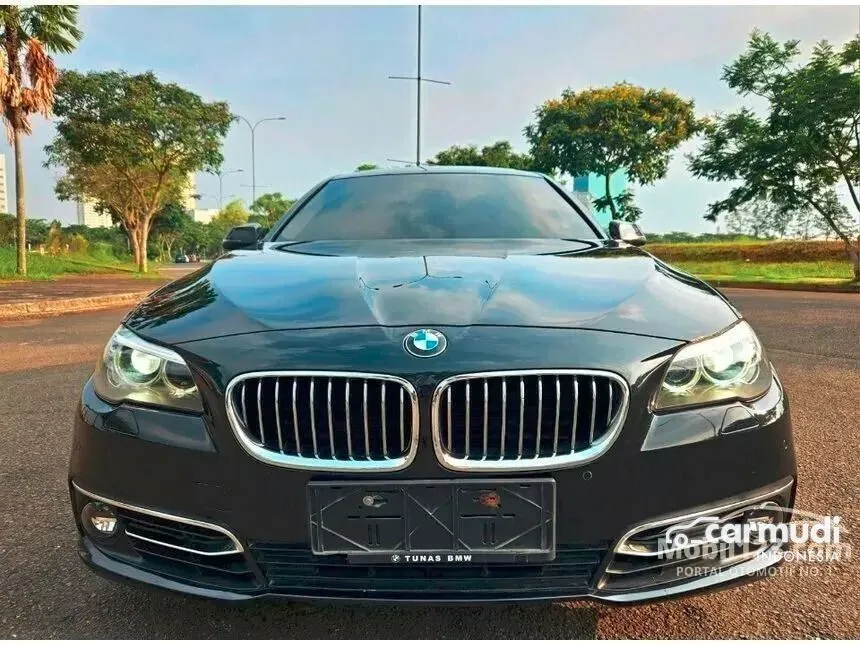 2014 BMW 528i Luxury Sedan