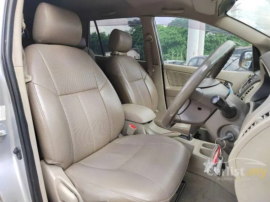 2011 Toyota Innova E MPV