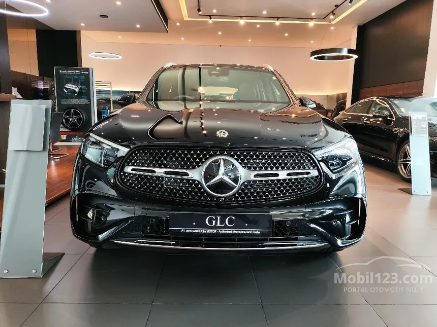 2025 Mercedes-Benz GLC300 AMG Line 4MATIC SUV