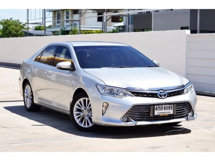 2015 Toyota CAMRY Hybrid Sedan