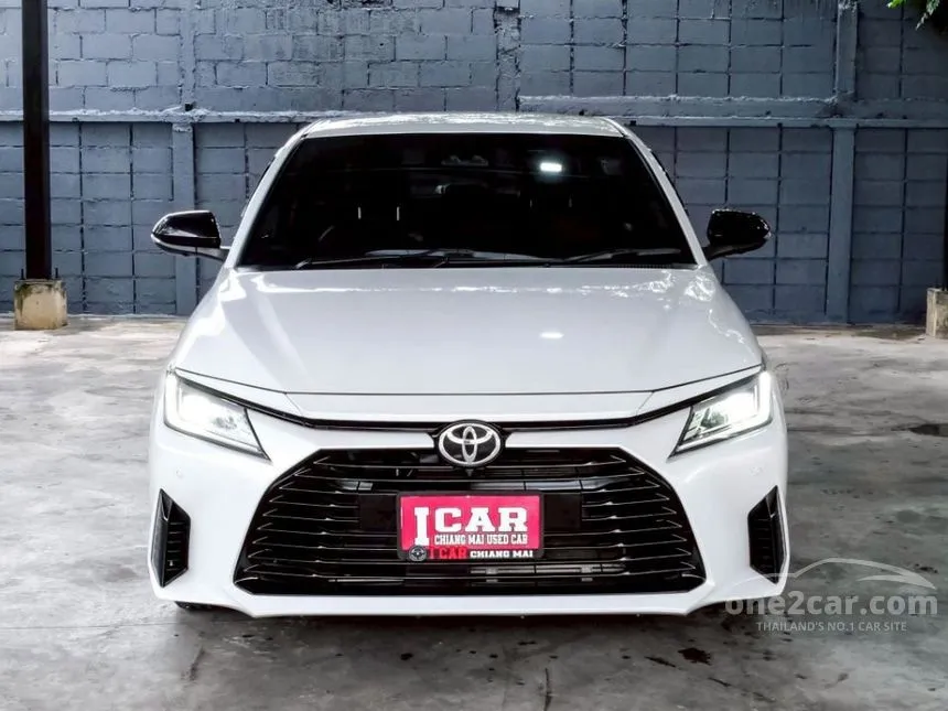 2024 Toyota Yaris Ativ Premium Luxury Sedan
