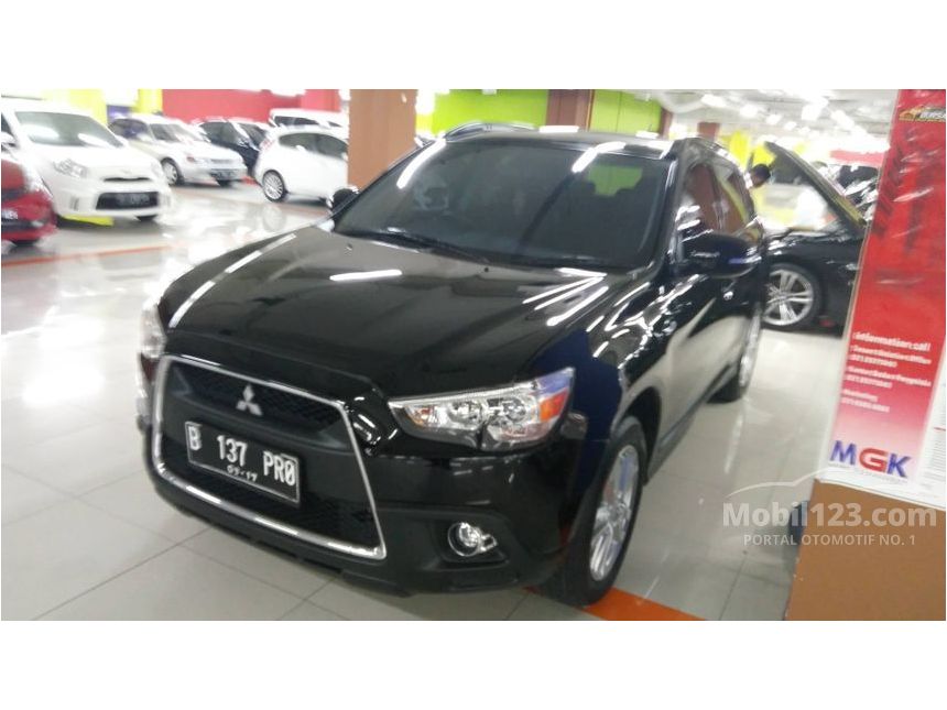 Jual Mobil  Mitsubishi Outlander 2012 2 0 di DKI Jakarta 