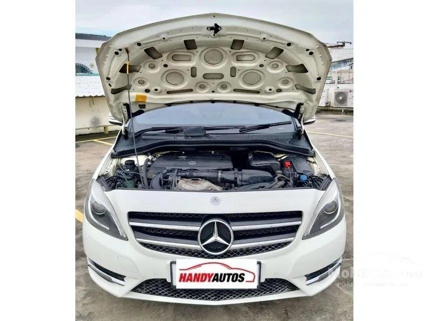 2013 Mercedes-Benz B200 Sport Hatchback