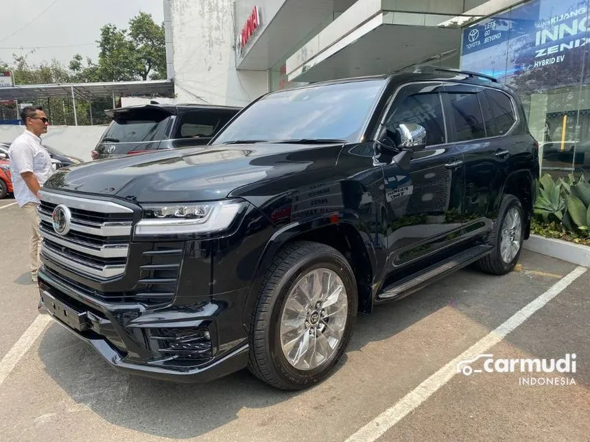 Jual Mobil Toyota Land Cruiser 2024 70 GXL 2.8 di DKI Jakarta Automatic SUV Hitam Rp 2.709.000.000