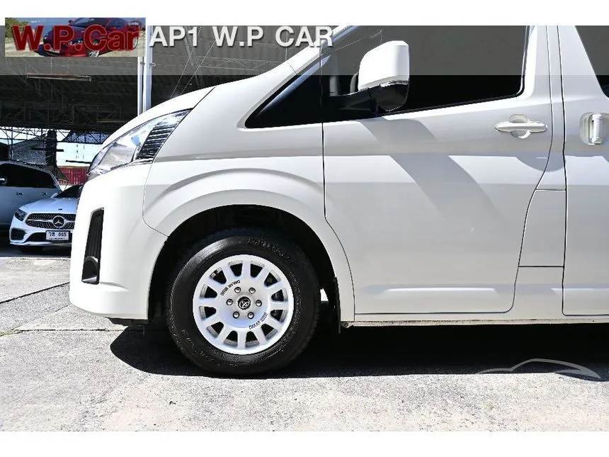2025 Toyota HIACE GL Van
