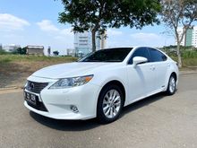 Lexus ES300h 2.5 2014 Hybrid Sedan