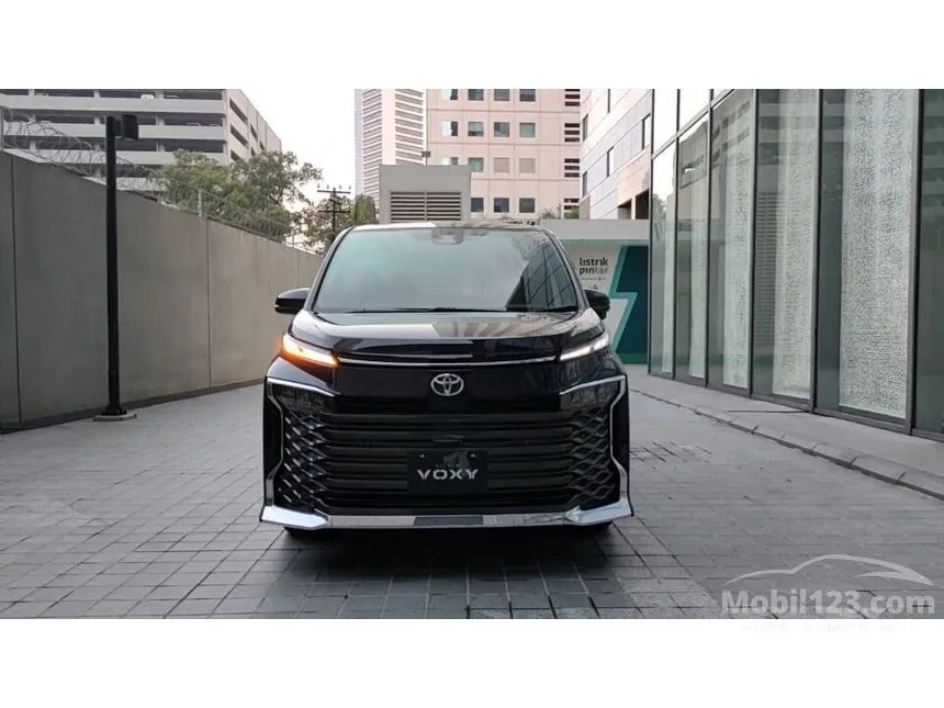 Jual Mobil Toyota Voxy 2023 2.0 di DKI Jakarta Automatic Van Wagon Hitam Rp 548.000.000