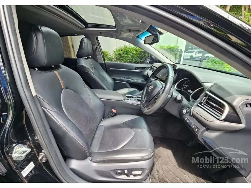 2023 Toyota Camry V Sedan
