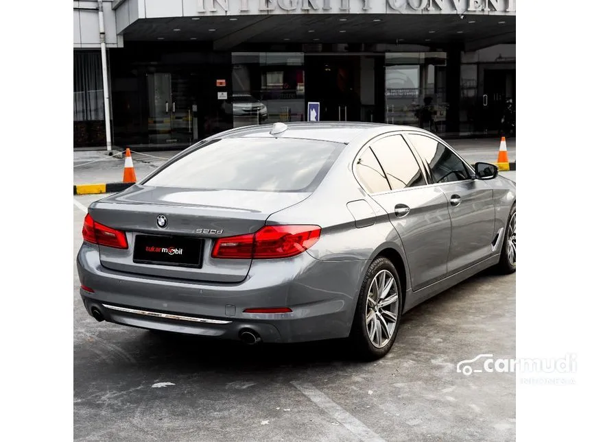 2017 BMW 520d Luxury Sedan