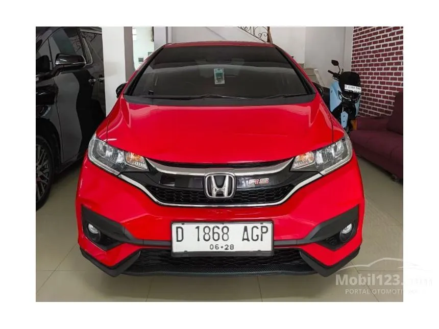 Jual Mobil Honda Jazz 2018 RS 1.5 di Jawa Barat Automatic Hatchback Merah Rp 230.000.000