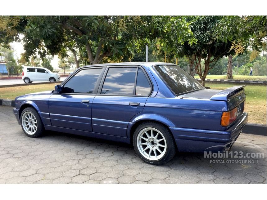 Jual Mobil  BMW  318i 1990 1 8 Manual 1 8 di Yogyakarta  