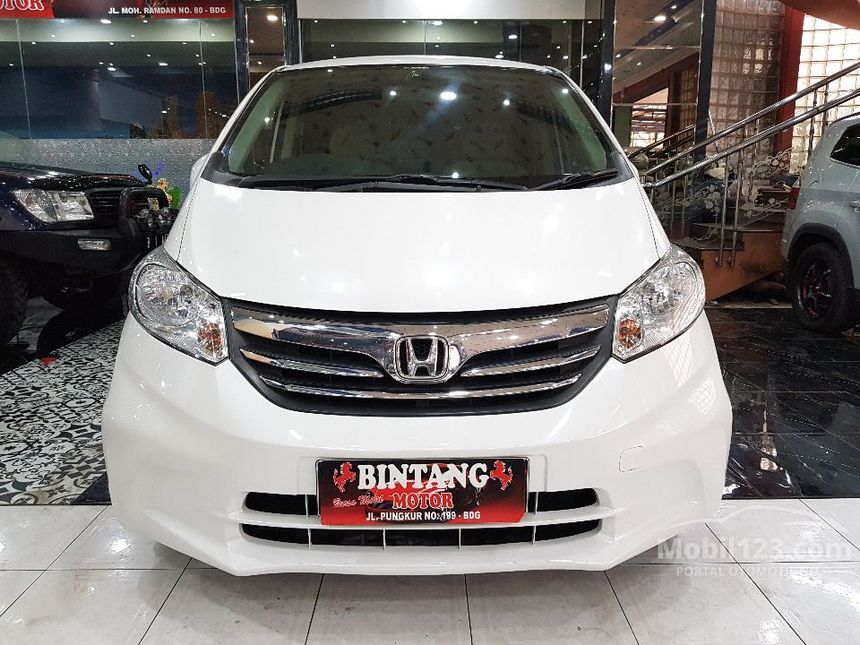 Jual Mobil  Honda  Freed  2013 E 1 5 di Jawa Barat Automatic 