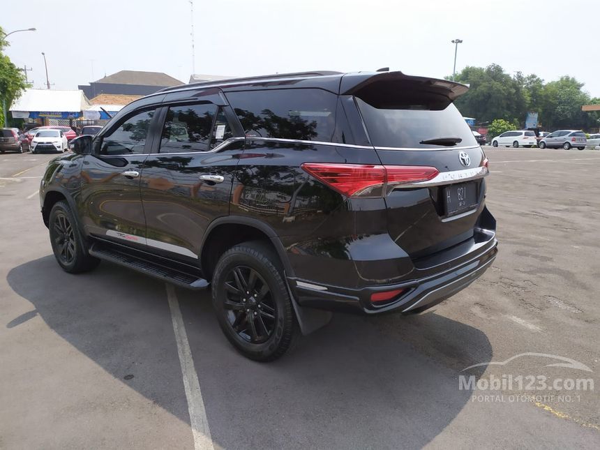 Jual Mobil Toyota Fortuner 2016 VRZ 2.4 di Jawa Tengah Jual Mobil Toyota Fortuner 2016 VRZ 2.4 di Jawa Tengah