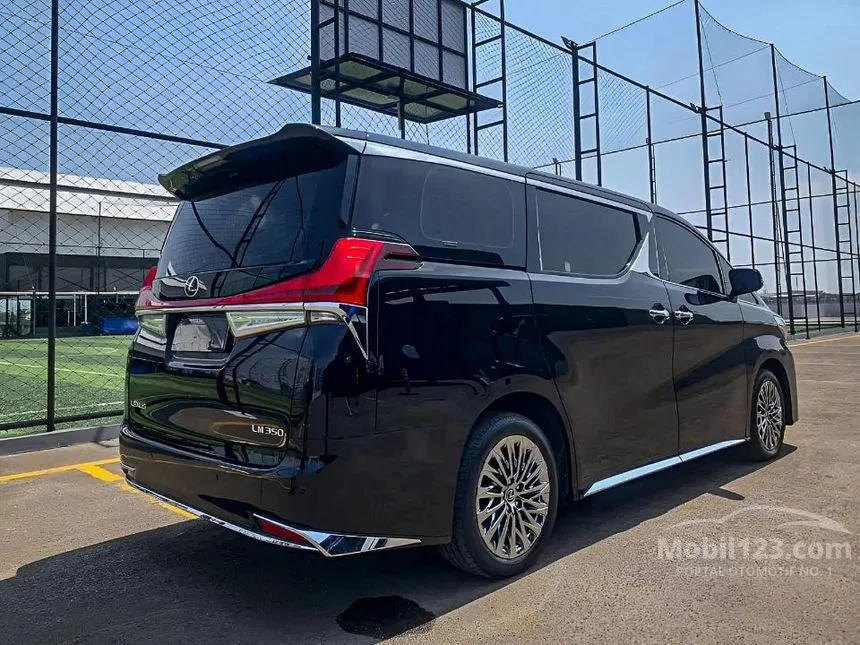 2022 Lexus LM 350 7 Seater MPV