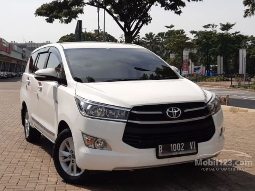 Toyota Innova Putih 2016: Legenda MPV yang Tak Lekang Oleh Waktu