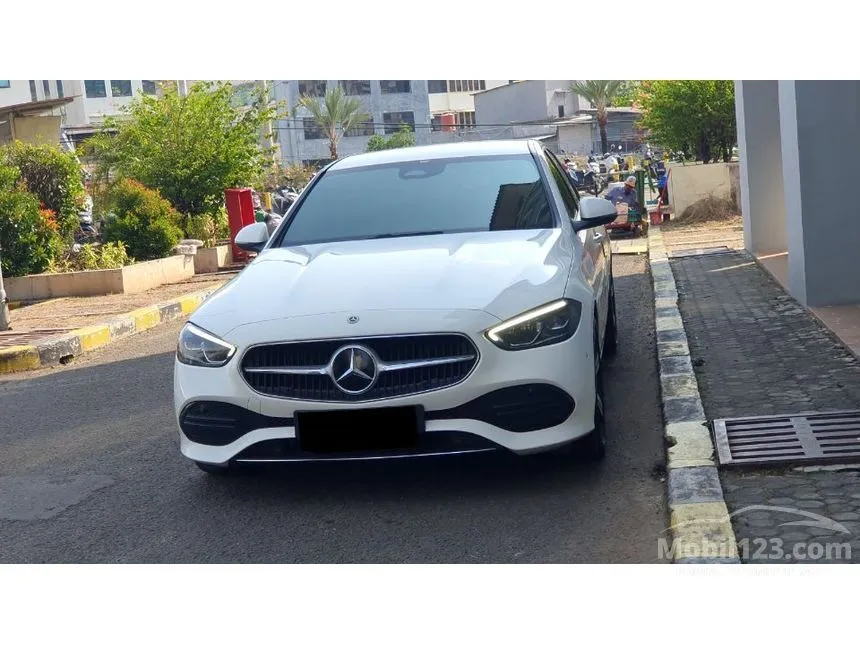 2022 Mercedes-Benz C200 Avantgarde Line Sedan