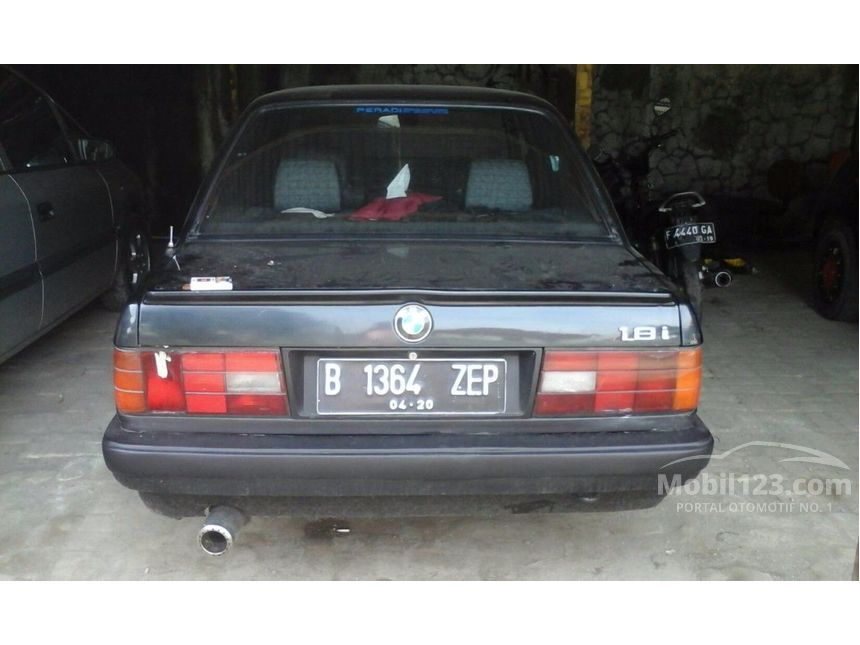 Jual Mobil  BMW  318i 1990  1 8 Manual 1 8 di Jawa Barat 