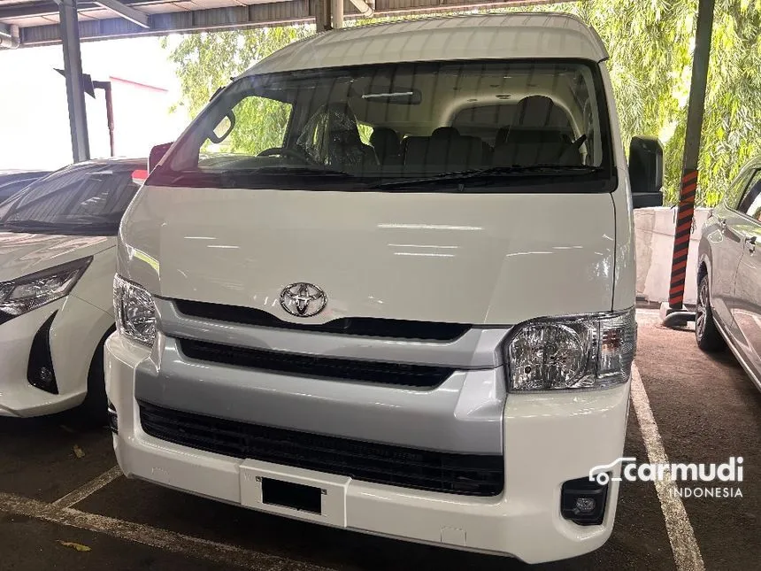 2024 Toyota Hiace Commuter Van Wagon