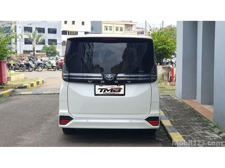 2022 Toyota Voxy MPV