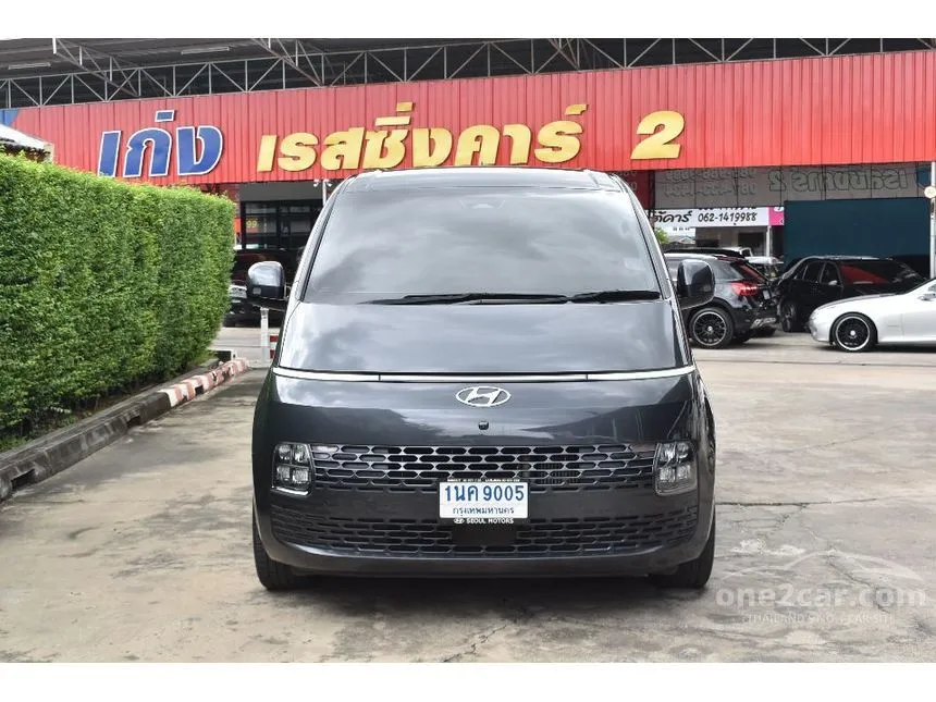 2021 Hyundai Staria SEL Van