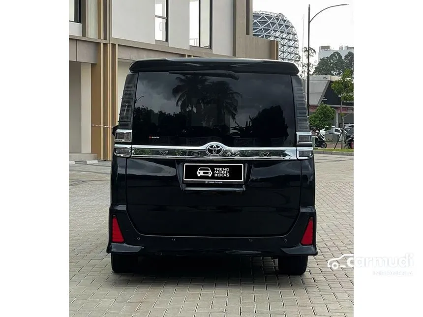 2018 Toyota Voxy MPV