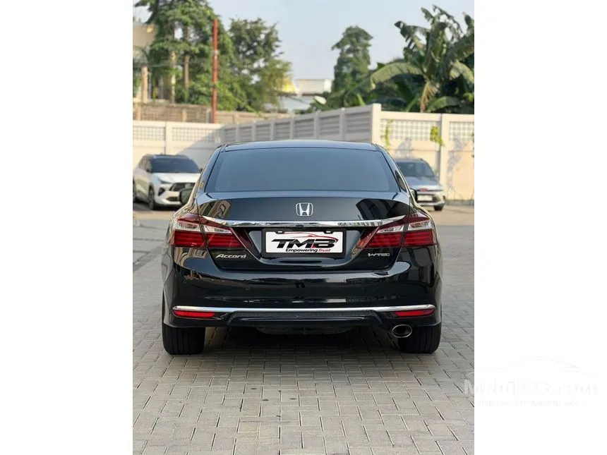 2016 Honda Accord VTi-L Sedan