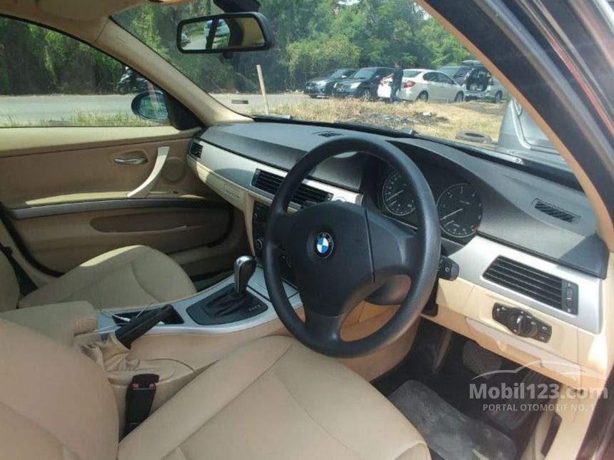 Jual Mobil  BMW 320i 2008 E90 2 0 di Jawa  Tengah  Automatic 