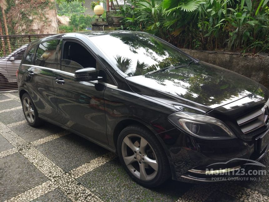 Jual Mobil  Mercedes  Benz  B200 2013 Sport  1 6 di  DKI 