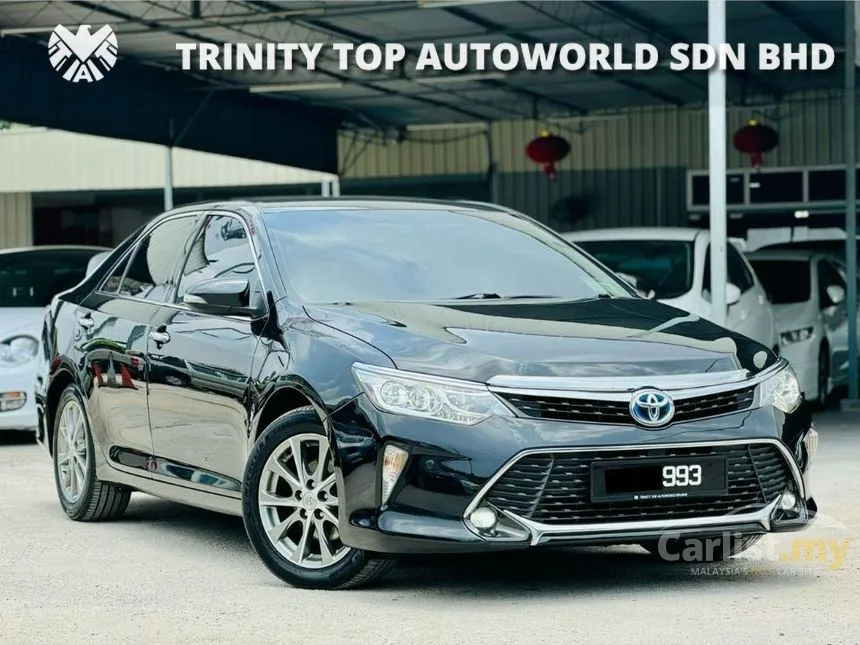 2018 Toyota Camry Hybrid Luxury Sedan